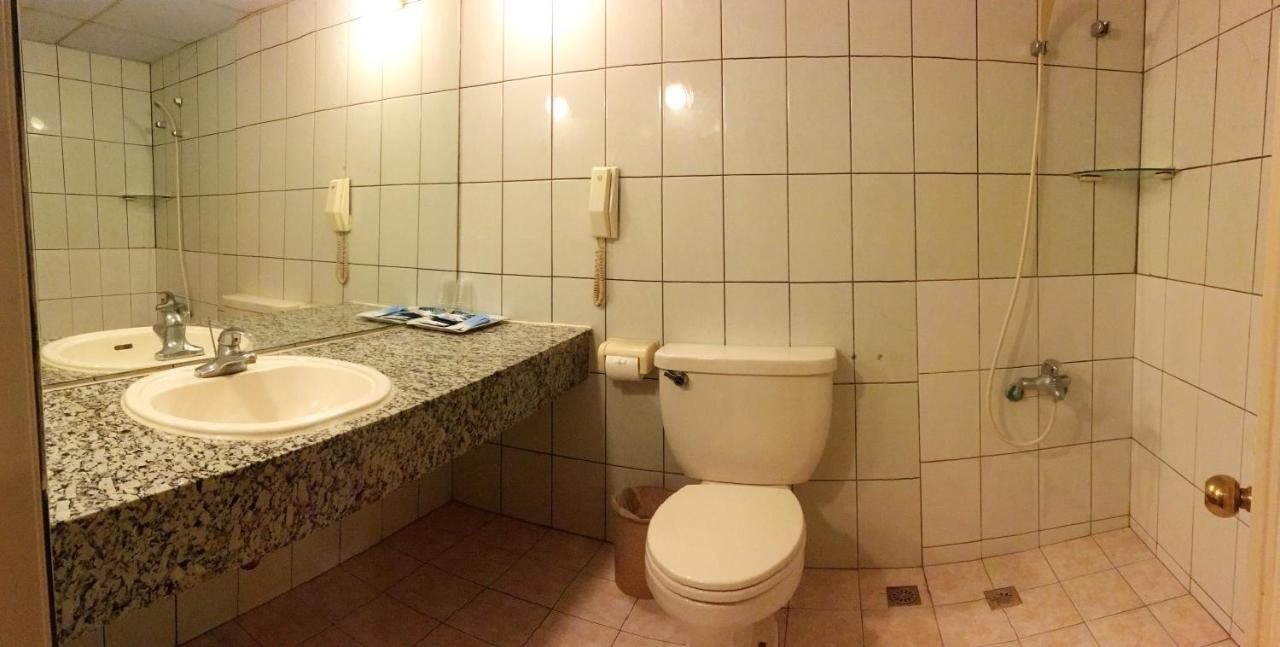 文南哥爸妻夫飯店 Hotel Đài Nam Ngoại thất bức ảnh