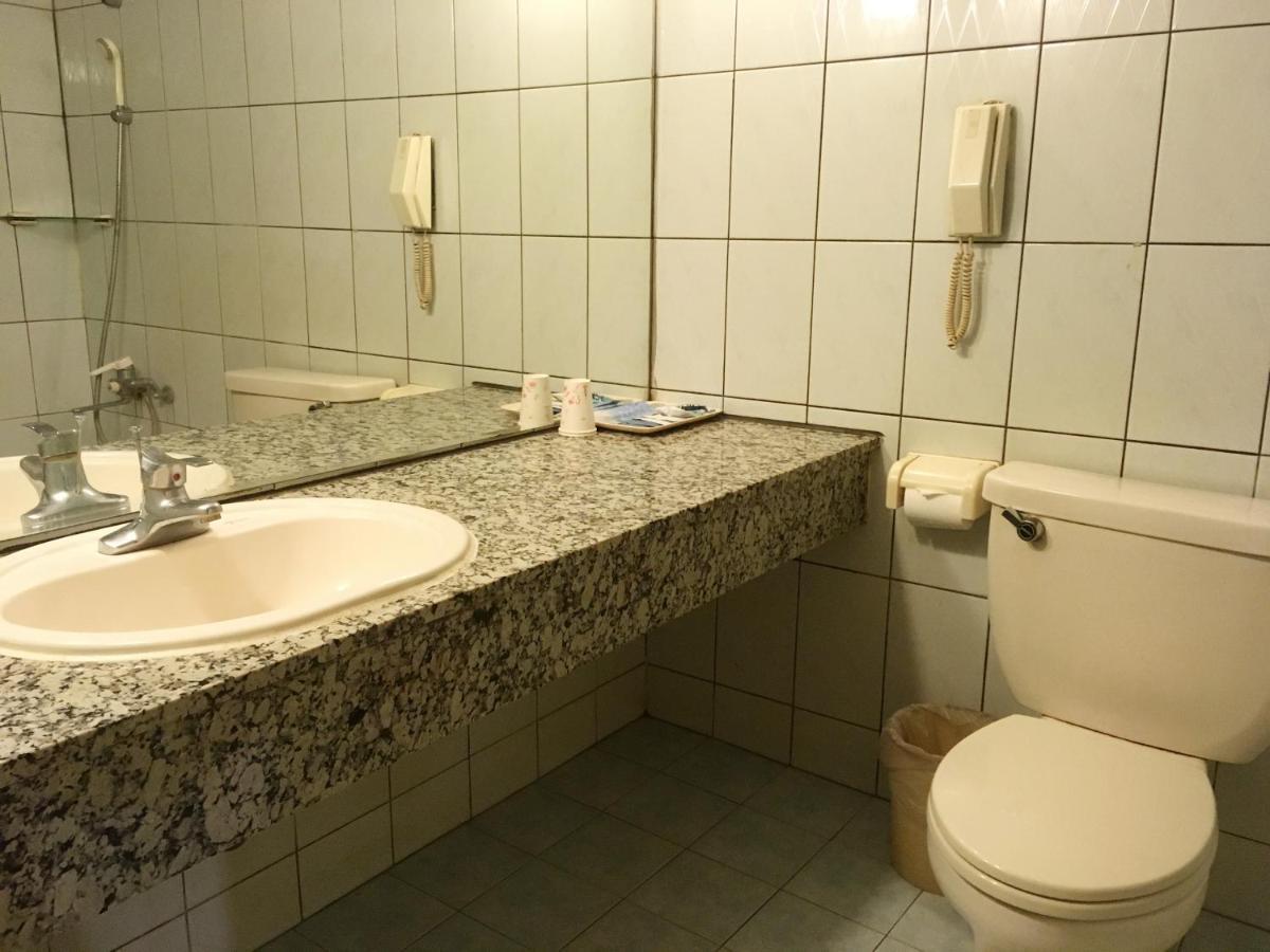 文南哥爸妻夫飯店 Hotel Đài Nam Ngoại thất bức ảnh